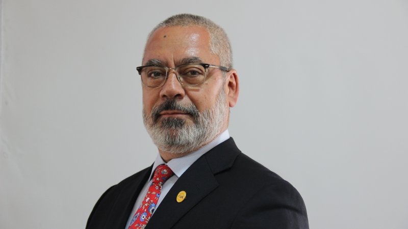 Presidente Boric nombra al profesor Jaime Veas como nuevo director de la Dirección Nacional de Educación Pública