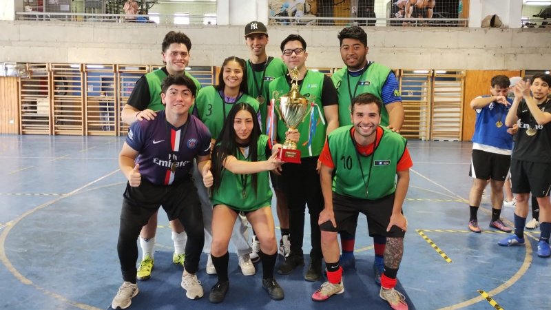 Primos Shelby se corona campeón de torneo futsal mixto UCEN 2022