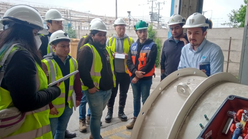 Estudiantes de Ingeniería Civil en Minas fueron recibidos por importante empresa del rubro