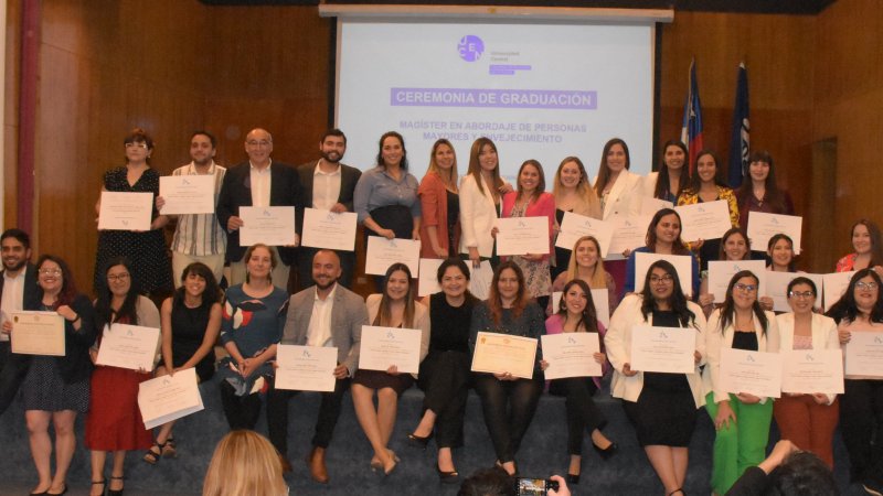 Magíster en Abordaje de Personas Mayores y Envejecimiento realiza su primera ceremonia de titulación