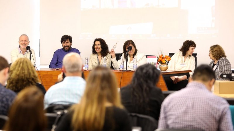 Académica Loreto Muñoz participó en conferencia internacional sobre alimentación con semillas ancestrales