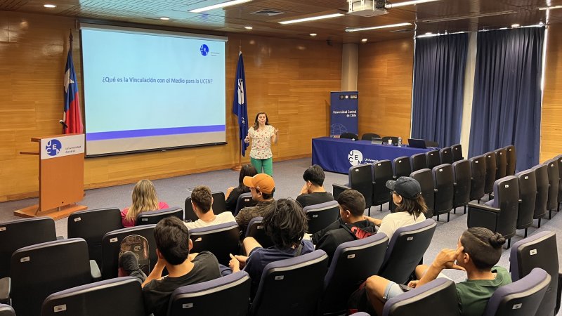 Estudiantes de Carreras Técnicas participan en jornada de socialización de la política de Vinculación con el Medio