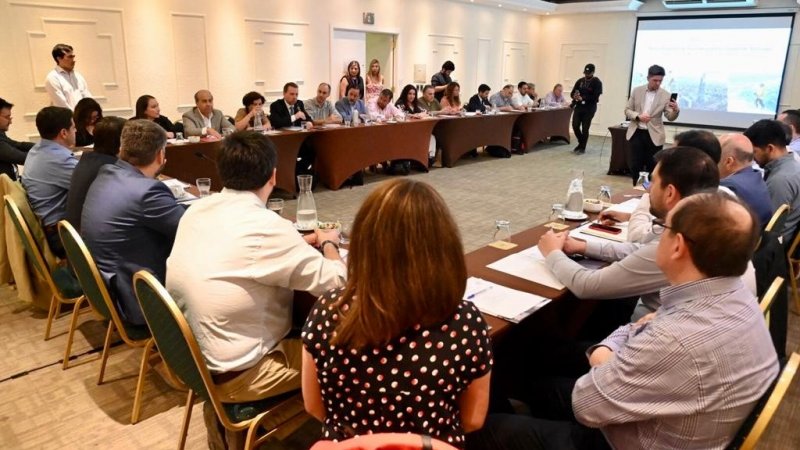 Académico de la FINARQ participa en la primera Mesa regional de Turismo