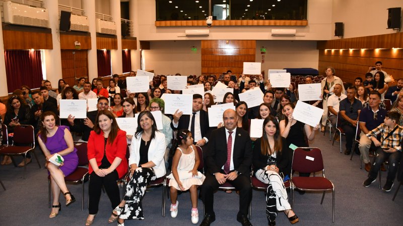 Carreras Técnicas realizó acto de entrega de diplomas a nuevos titulados