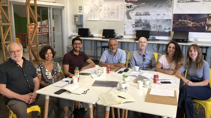 Premio Nacional de Arquitectura, Teodoro Fernández, participa de reunión en la Finarq