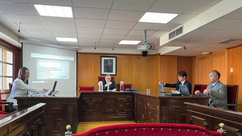 Profesor Santiago Zárate participa en Congreso de Derecho Romano en Sevilla