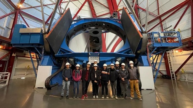 Estudiantes de Astronomía de la Sede Región Coquimbo visitan el Observatorio Las Campanas