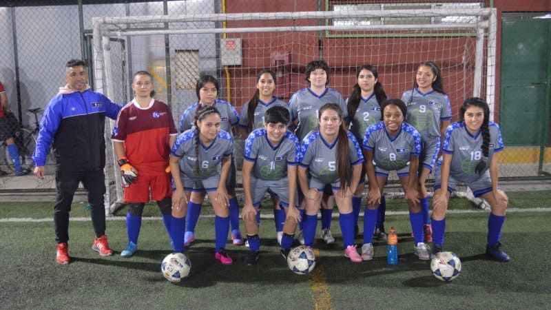 Goleador debut de la selección femenina de fútbol de la UCEN en torneo