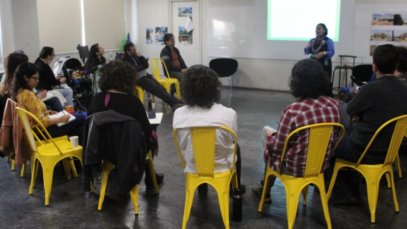 El tejido de la historia mapuche y la representación femenina en esa construcción