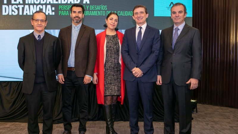 Directora de Transformación Digital participó en seminario sobre educación a distancia