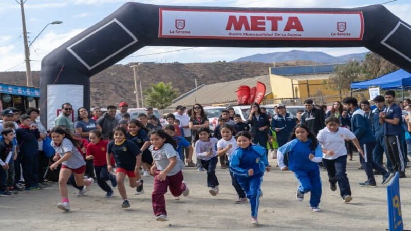 Más de 70 escolares participaron en corrida rural organizada por estudiantes de Ped. en Educación Física