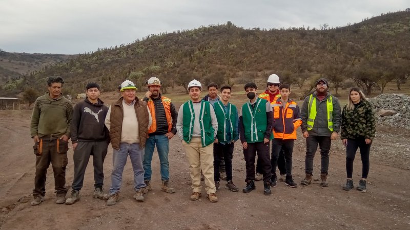 Aprender haciendo: estudiantes de Ingeniería Civil en Minas visitan mina La Verdosa en Llay Llay