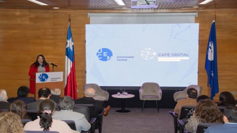 Universidad Central inaugura Centro de Aprendizaje y Formación para la Educación Digital - CAFE Digital