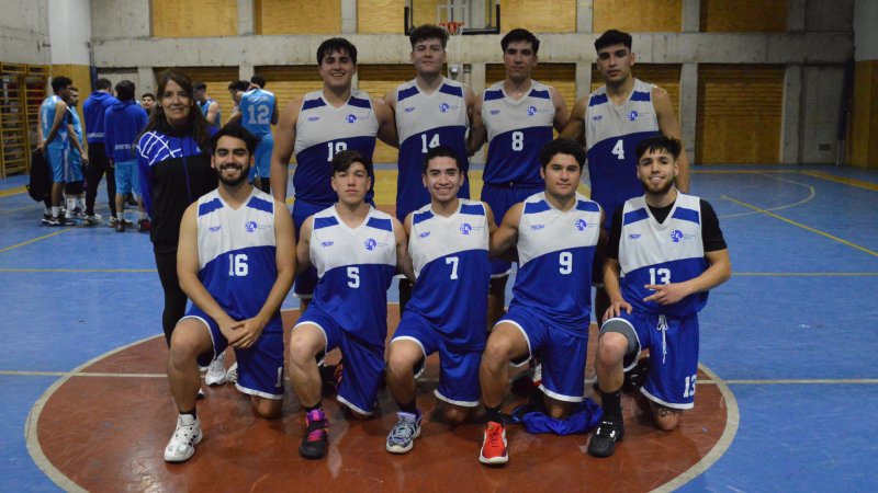 Selección de básquetbol debutó con un triunfo en torneo universitario