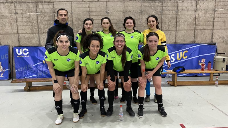 Selección femenina de Futsal rescató un valioso y duro empate