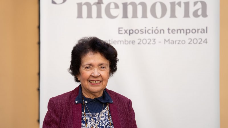 Muestra conmemorativa del golpe de Estado en Chile, contiene el uniforme y una breve entrevista a María Victoria Peralta