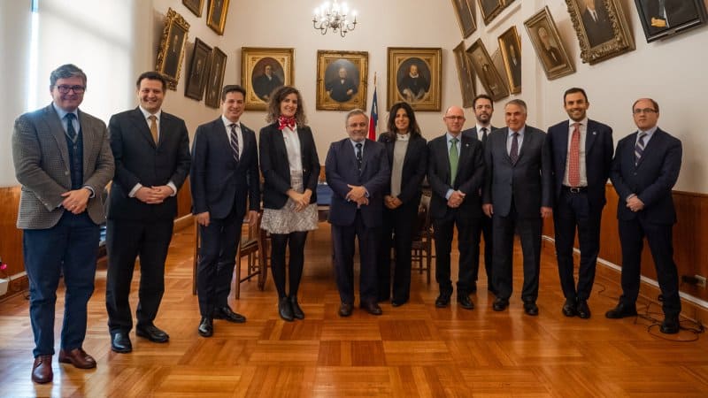 Facultad participa en reunión con Comisión de Venecia