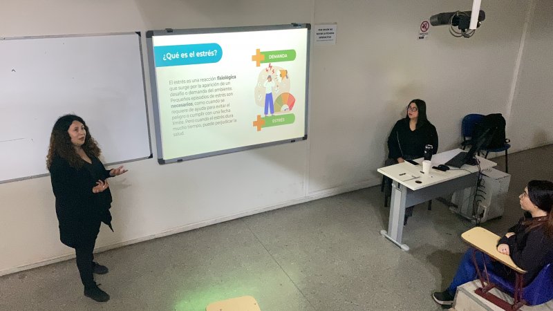 Estudiantes de Tecnología Médica fortalecen sus habilidades con Taller de Manejo de Estrés y Gestión del Tiempo