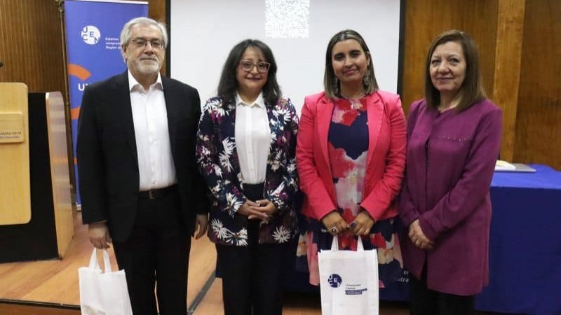 Dra. Lorayne Finol presenta libro sobre Derecho a la Transparencia