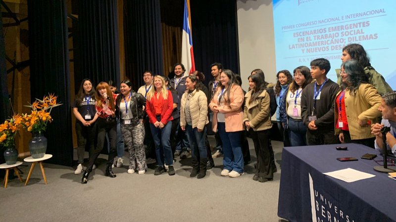 Estudiantes y docentes de Trabajo Social exponen en congreso internacional de la disciplina