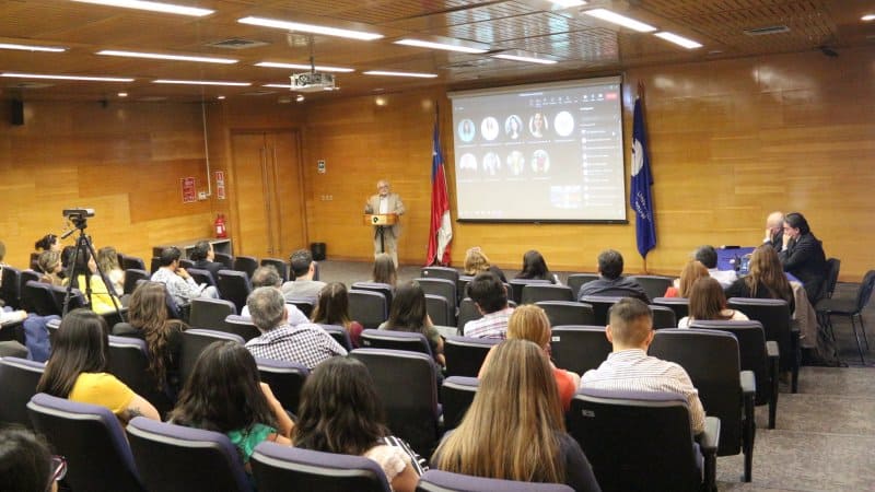 Autoridades de la Universidad se reúnen con la Facultad de Medicina y Ciencias de la Salud para abordar desafíos institucionales