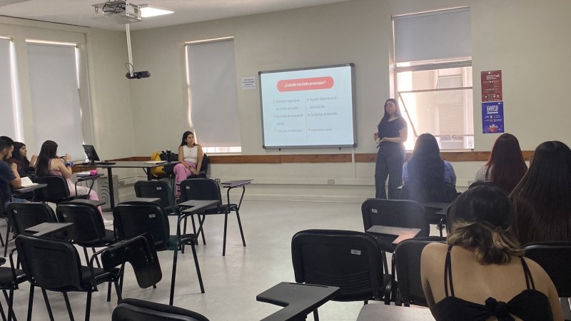 Estudiantes de Terapia Ocupacional fortalecen sus habilidades emocionales en taller especializado de Manejo del Estrés y la Ansiedad