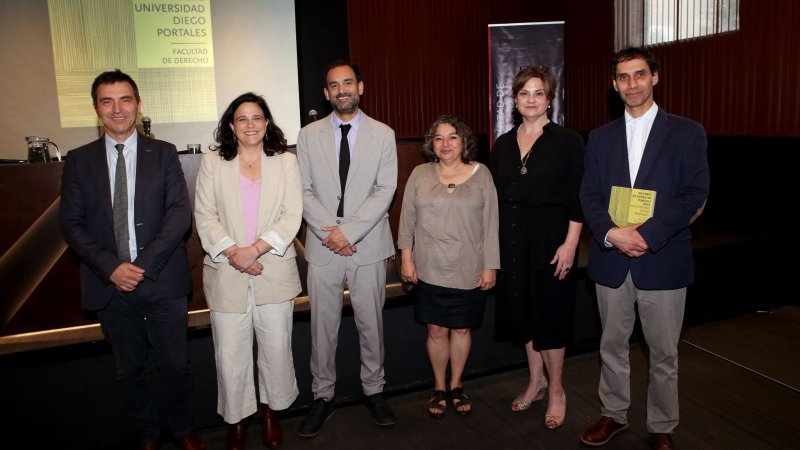 Académica del Claustro presentó importante revista de Derecho