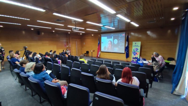 Jornada de Enfermería presenta innovadores avances en el cuidado y acompañamiento de personas mayores