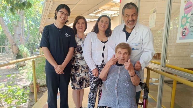 Estudiantes y docentes de FAMEDSA entregan atención integral a personas mayores y cuidadores de Cerro Navia