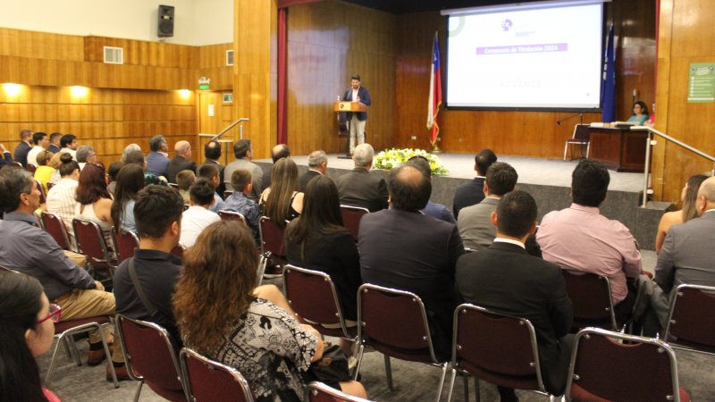 Estudiantes de Ingeniería Civil Industrial Programa ADVANCE vivieron su ceremonia de titulación