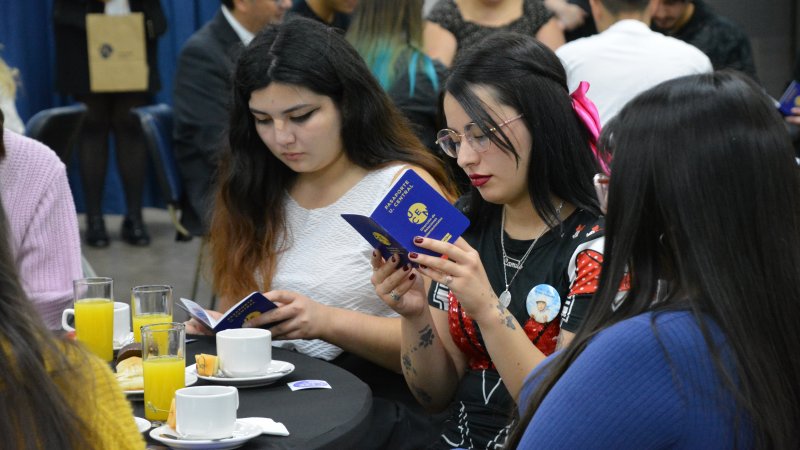 Universidad Central reconoció a estudiantes con ingresos destacados