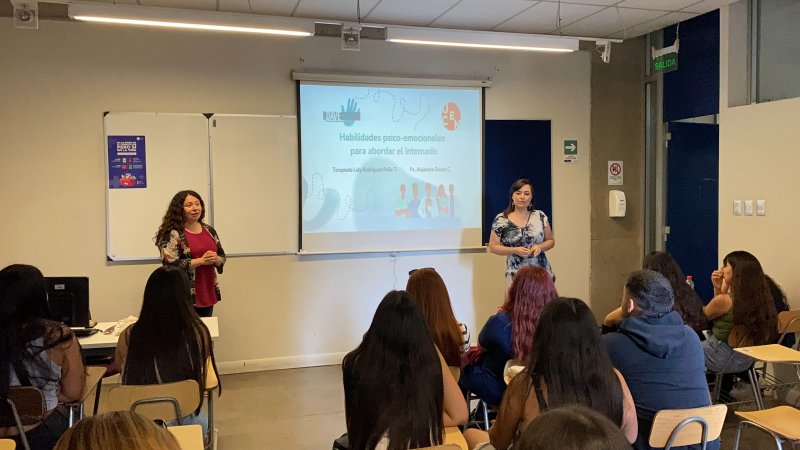 Taller para estudiantes de Enfermería aborda desafíos emocionales en el contexto de prácticas profesionales