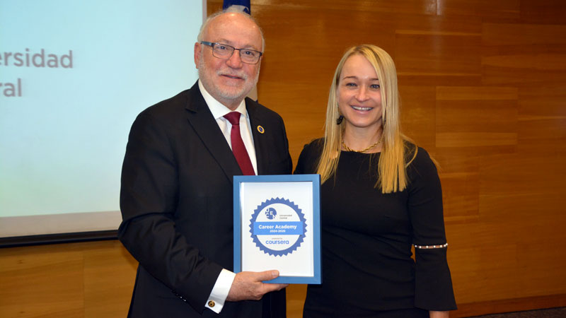 U. Central formalizó alianza con Coursera para acceder a capacitación y becas en las más prestigiosas universidades del orbe