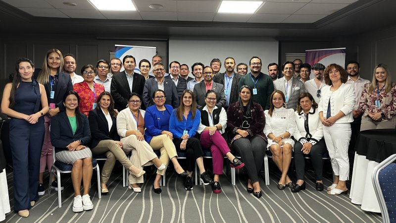 Dirección de Investigación y Postgrado de la Universidad Central se reúne con misión tecnológica de Ecuador para potenciar cooperación en innovación