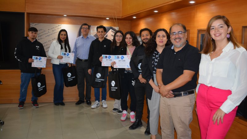 Vicerrectoría de Desarrollo Institucional premió a estudiantes