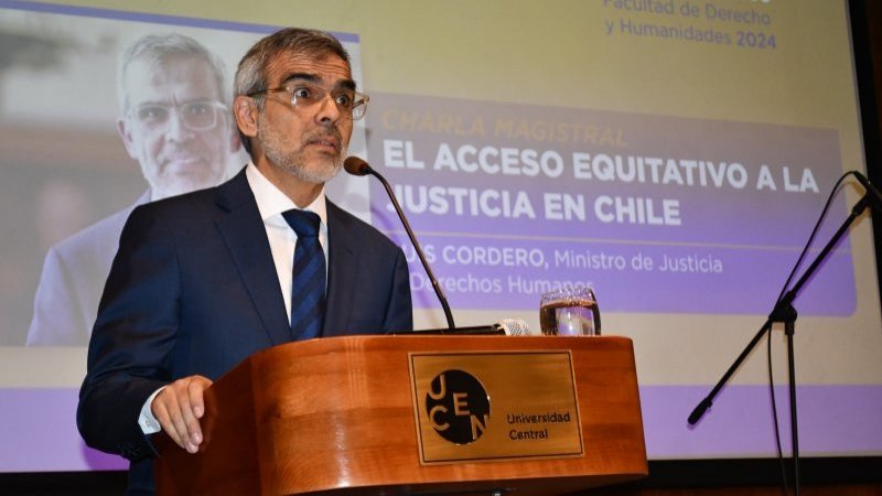 Ministro de Justicia inauguró año académico de la FACDEH