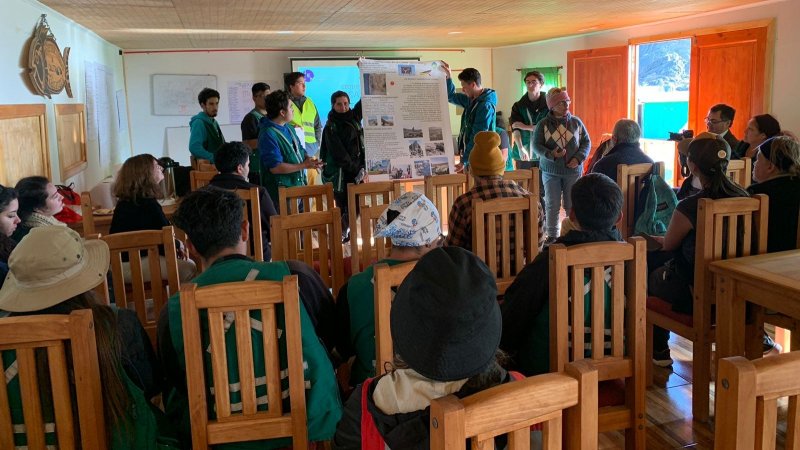 Profesora Regina Toloza realiza actividad A+S en Caleta de Talcaruca, comuna de Ovalle