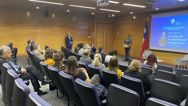 Doctorado en Derecho inauguró su año académico con reflexión sobre ética e inteligencia artificial