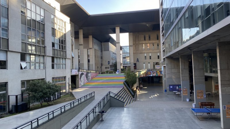 Magíster en Derecho Corporativo recibe acreditación por cinco años