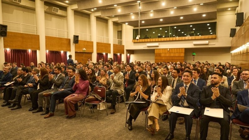 Más de 170 nuevos profesionales del Programa Advance de la Fegoc celebraron su ceremonia de titulación