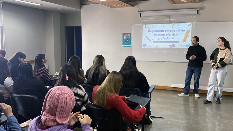 Unidad de Apoyo Psicológico de la DAVE y carrera de Educación Parvularia realizaron taller sobre manejo emocional