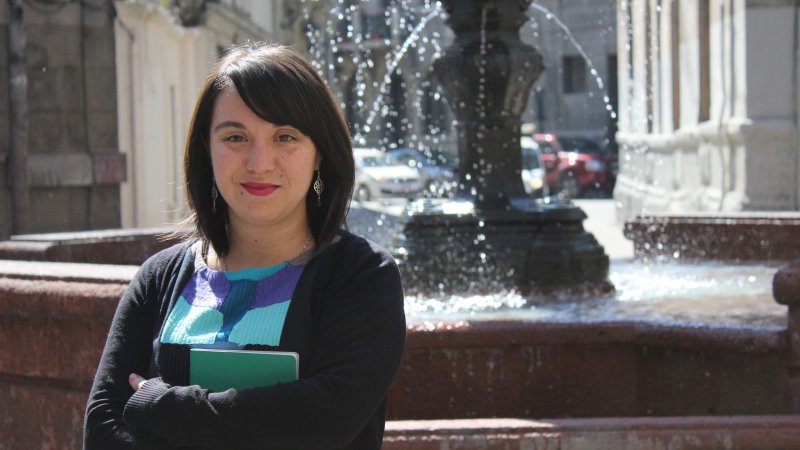Académica de la carrera de periodismo participó en estudio internacional que mide la equidad de género en los medios