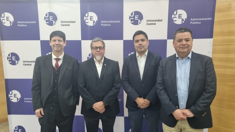 Senador Ricardo Lagos Weber dialoga con estudiantes sobre el impacto de la permisología en la gestión pública