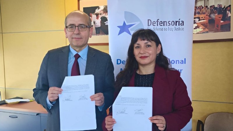 Carrera de Trabajo Social y Defensoría Regional Metropolitana Sur sellan convenio para fortalecer la formación profesional y la justicia social