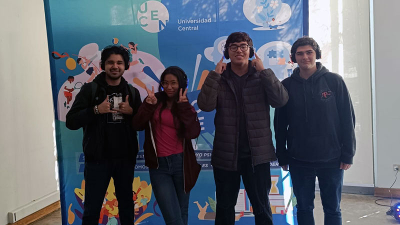 La DAVE invitó al estudiantado a vivir una experiencia de música y sustentabilidad a través de una «fiesta silenciosa»