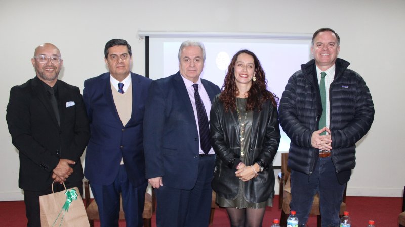 Seminario de Periodismo Deportivo analizó la violencia en el fútbol chileno desde la psicología, la legalidad y la comunicación