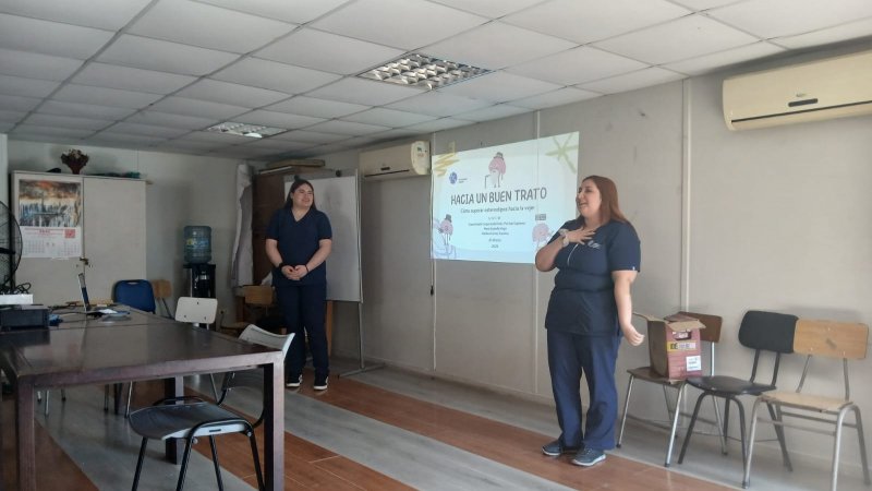 Universidad Central realiza capacitación en El Monte sobre derechos de las personas mayores