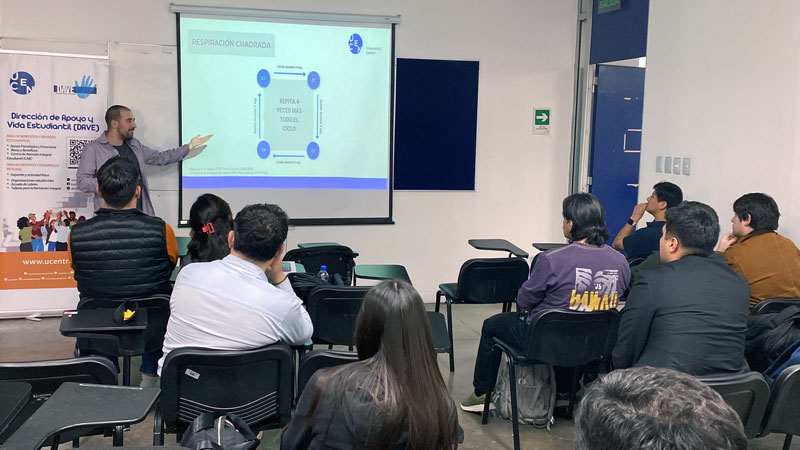 DAVE realizó taller de Primeros Auxilios Psicológicos que fortaleció la contención emocional en Derecho Vespertino