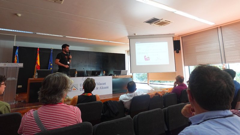 Académico e investigador Cristián Erices fortalece redes internacionales en congresos de gravitación y cosmología en Europa